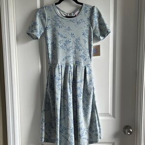 2 for $20 LuLaRoe Amelia Blue Floral Dress XS with pockets